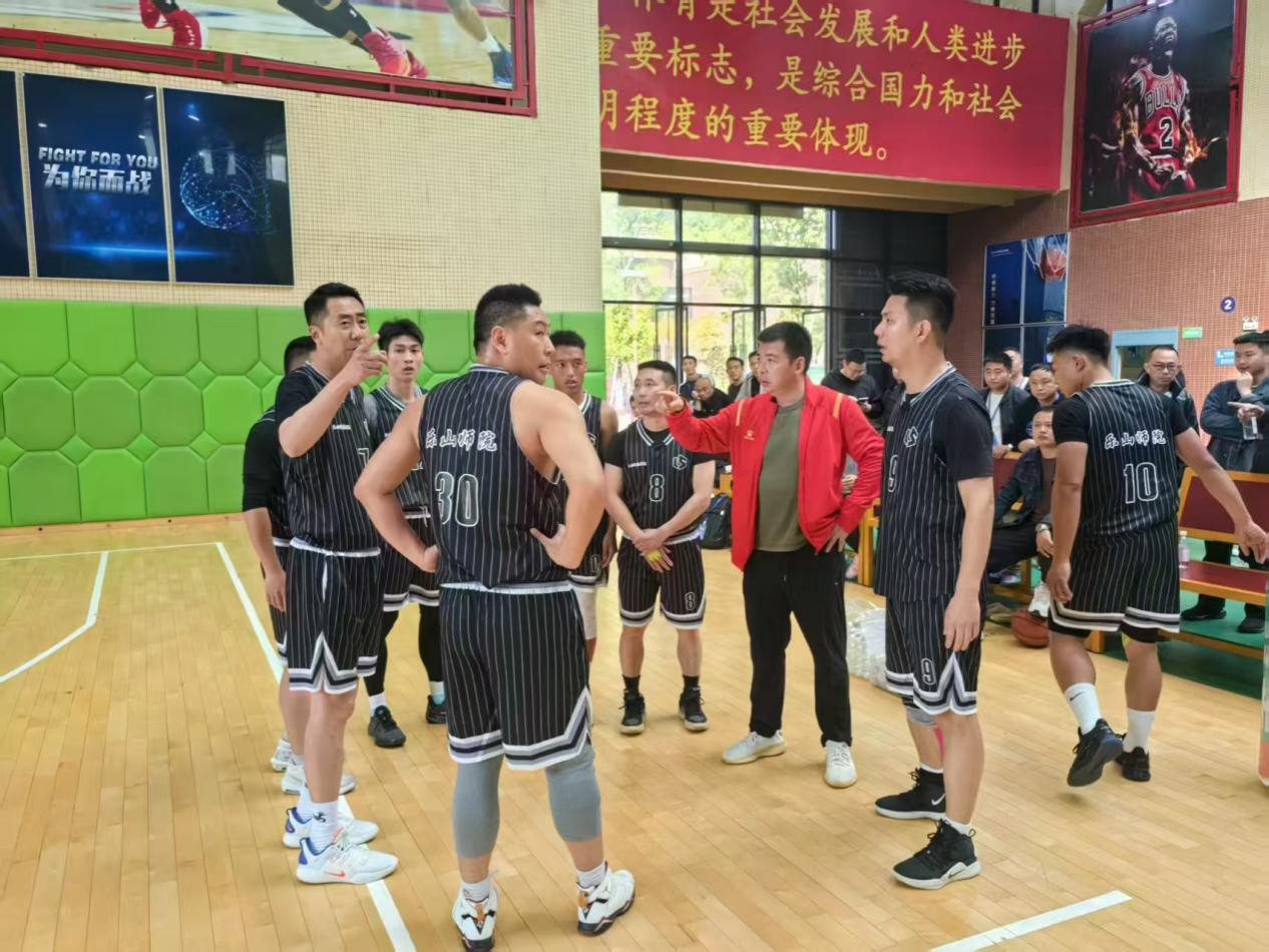 关于四川篮球队成绩稳步提升，向前进发的信息