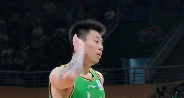 CBA球员涌现新星夺目表现打动观众 
